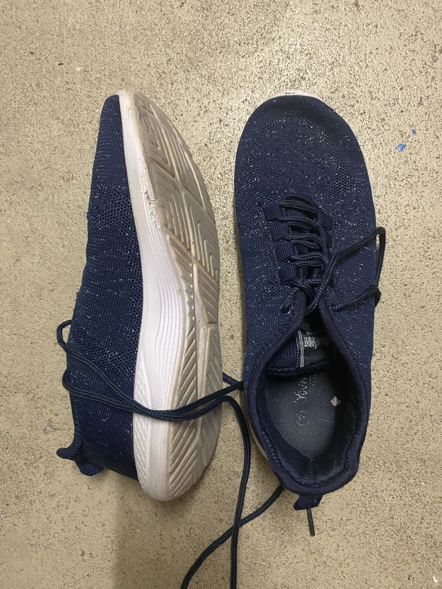 Damenschuhe: Turnschuhe – Gebraucht aus Luzern von oli_6x2r 1
