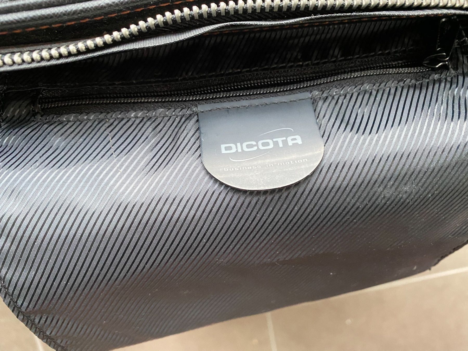 Sacs femmes: Laptoptasche Dicota – Neuf (Voir description) à waedenswil par Astepanova 1