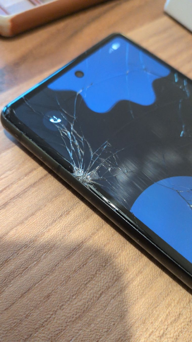 Google Telefoni cellulari / Smartphones: Smartphone Google Pixel 7a 128Go - Glace cassée – Difettoso da Corcelles NE venduto da gui_9kxr 2