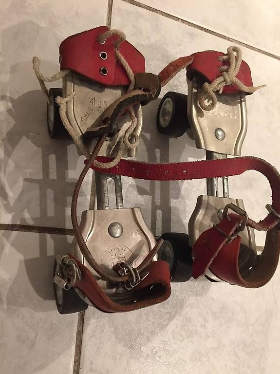 Pattini in linea & Pattini a rotelle: Antike  Retro Rollschuhe  – Usato da Glarus venduto da luli296