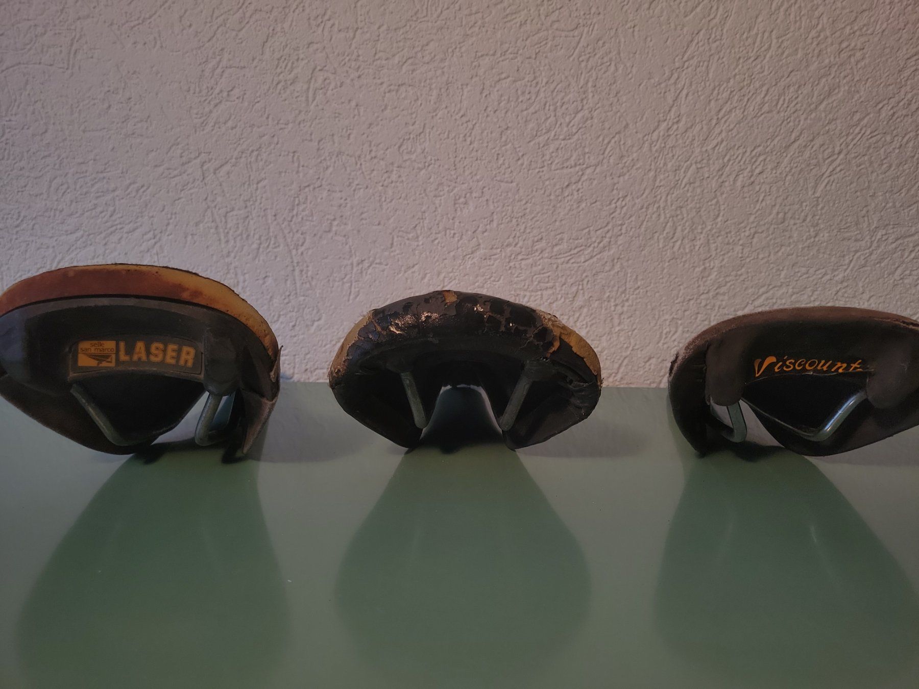 Pezzi di ricambio: Posten alte Vintage-Velosättel, diverses Konvolut – Usato da Zürich venduto da RepairandCare 2