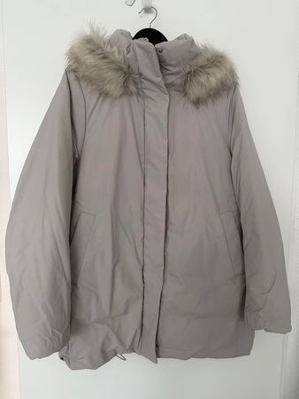 Daunenjacke Uniqlo L lang beige-grau Kapuze neuwertig Jacke