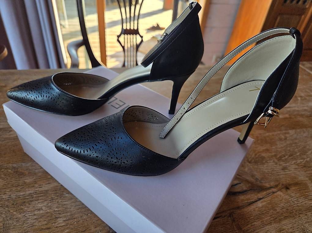 Damenschuhe: Escarpins noirs à brides 40  – Neu und originalverpackt aus Lausanne von Virg.Pe 1