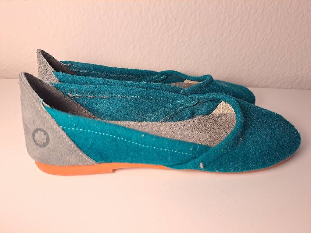 Scarpe da donna: Baabuk Wollschuhe 37 – Usato da Basel venduto da kru_m5x5