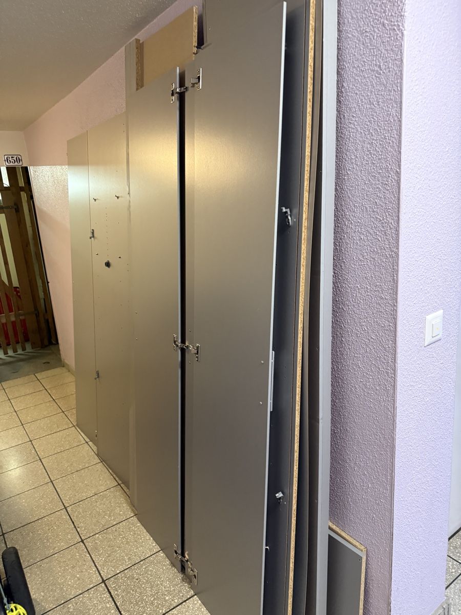 Armadi: Schrank Gratis – Usato da Dietlikon venduto da privat964 1