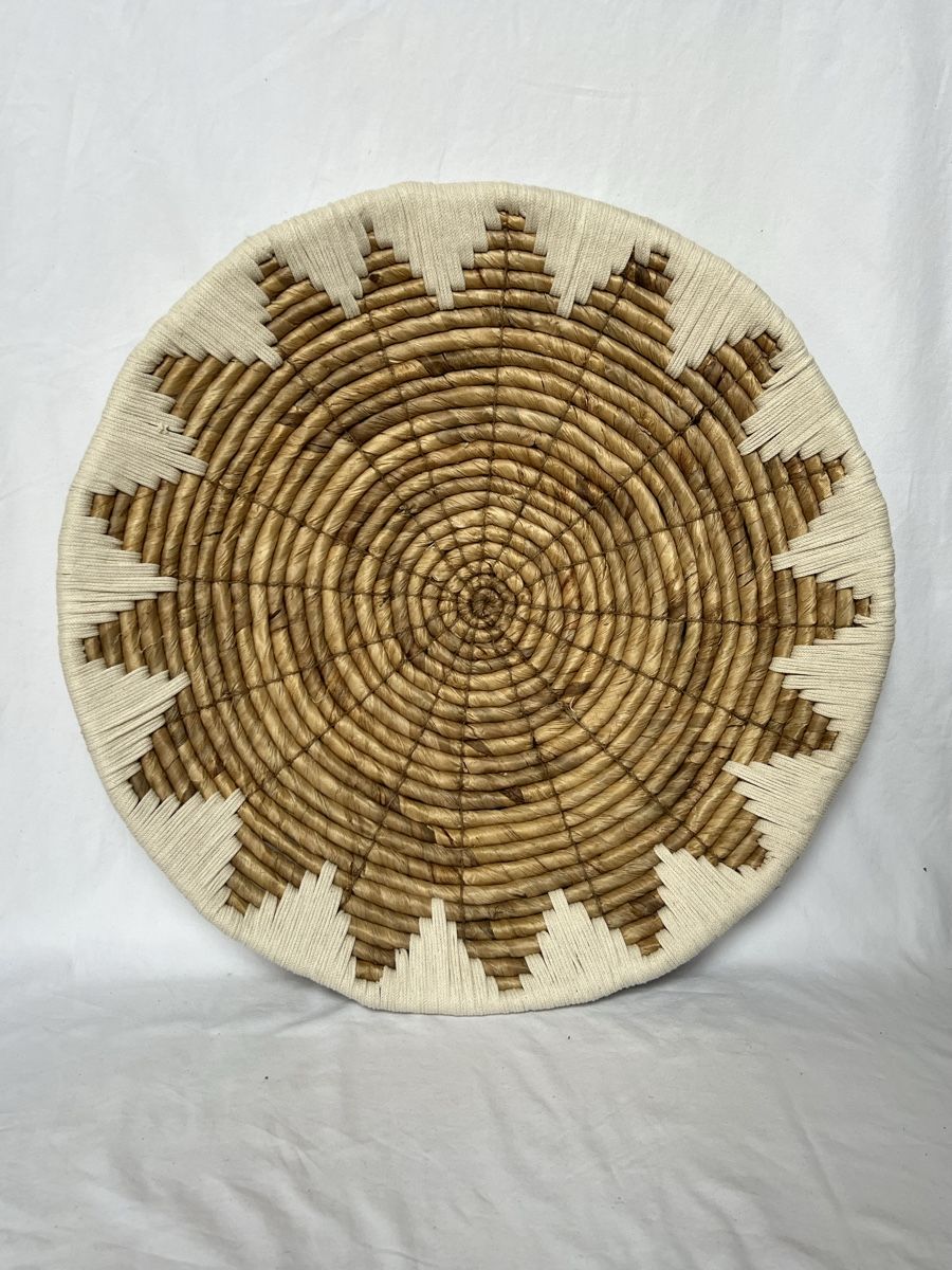 Tutte le decorazioni: Woven Straw & String Wall Decor 65cm – Nuovo (secondo la descrizione) da Ecublens VD venduto da staceys.stuff