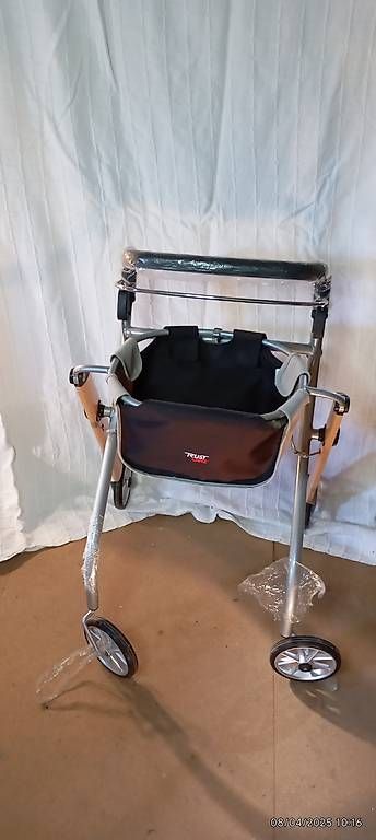 Ausili per la deambulazione: Déambulateur - tintebin-rollator – Usato da Ecuvillens venduto da n.aissaoui 1