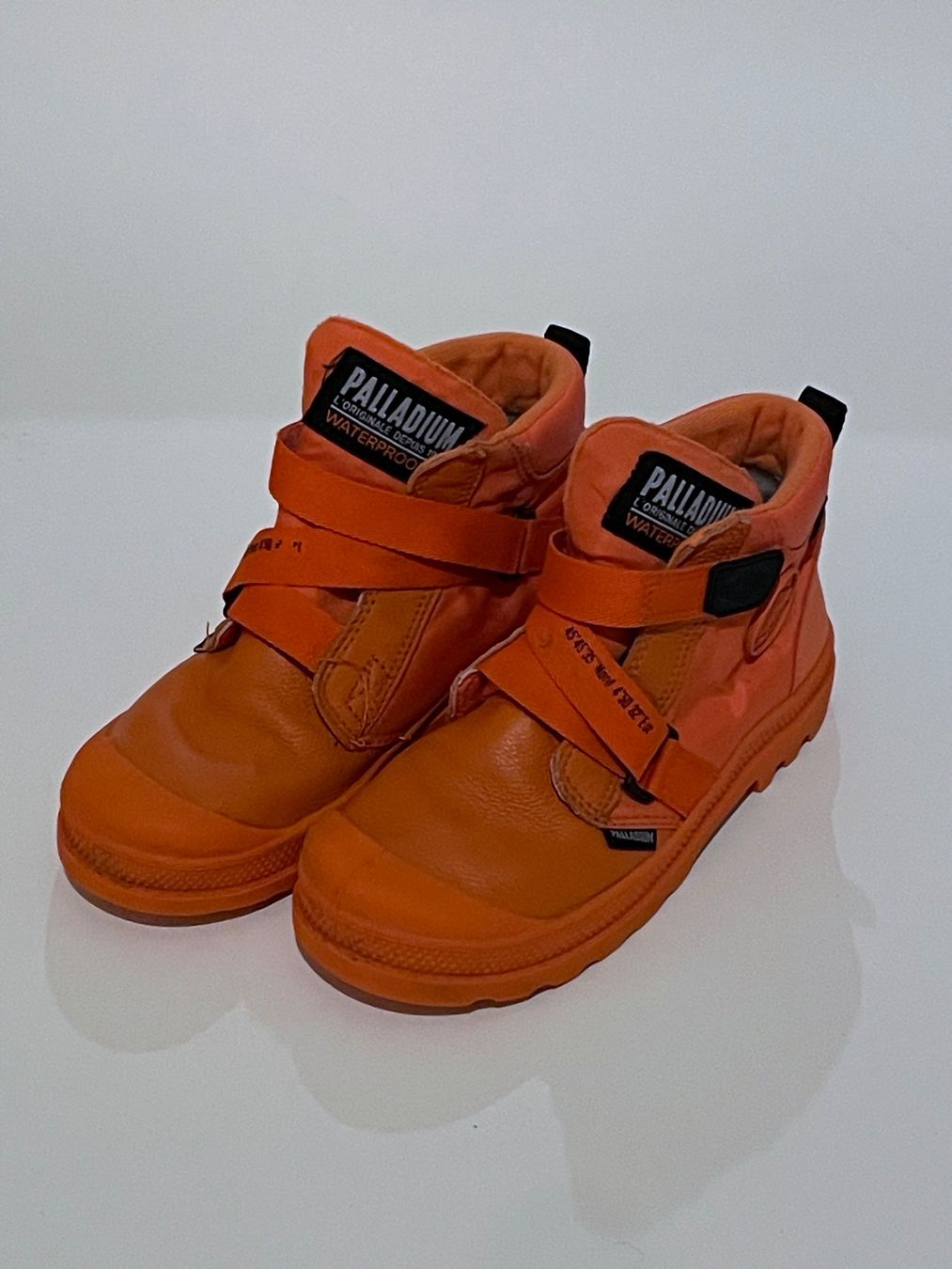 Palladium Schuhe für Jungen: Palladium wasserdichte Schuhe Orange Gr. 32 – Gebraucht aus Biel/Bienne von Cyp79