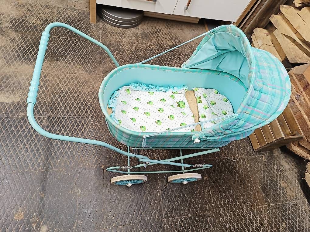 Voitures de poupées: Puppenwagen altmodisch 70er – D'occasion à Münchenbuchsee par Filou82 1