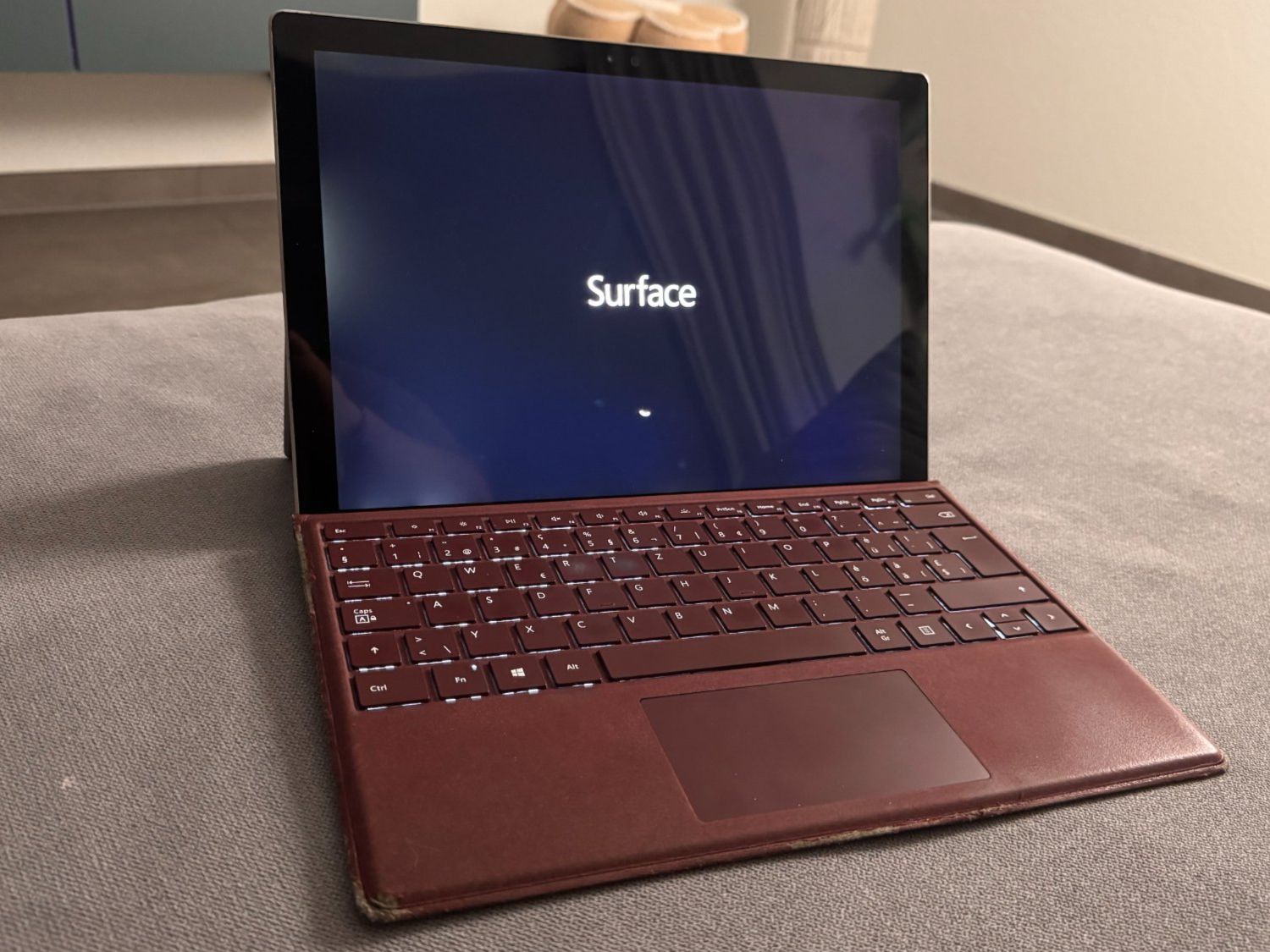 Microsoft Tablettes PC: Microsoft Surface Pro 4 Intel Core i5 8GB RAM 256GB SSD – D'occasion à Le Mont-sur-Lausanne par it-sell