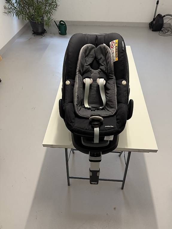 Seggiolini per auto: MAXI-COSI FamilyFix – Usato da Muri AG venduto da Jolo6 2