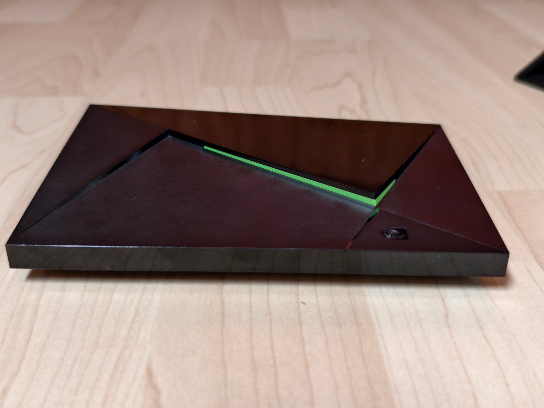 Nvidia Sistemi audio & multimediali: Nvidia Shield TV Pro 4K HDR – Usato da Ringgenberg BE venduto da Tantal15125 2