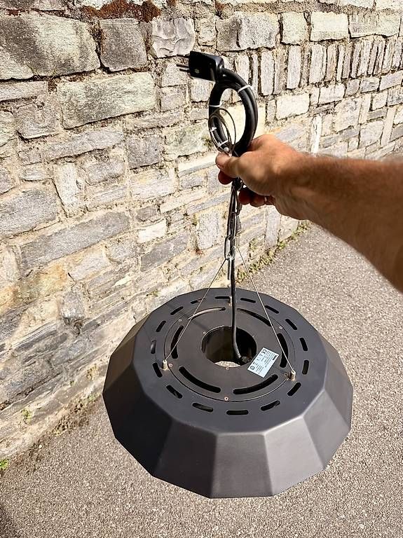 Radiateurs: Riscaldamento infrarossi 2000W da esterno, da soffitto – D'occasion à Porza par oli_66xh