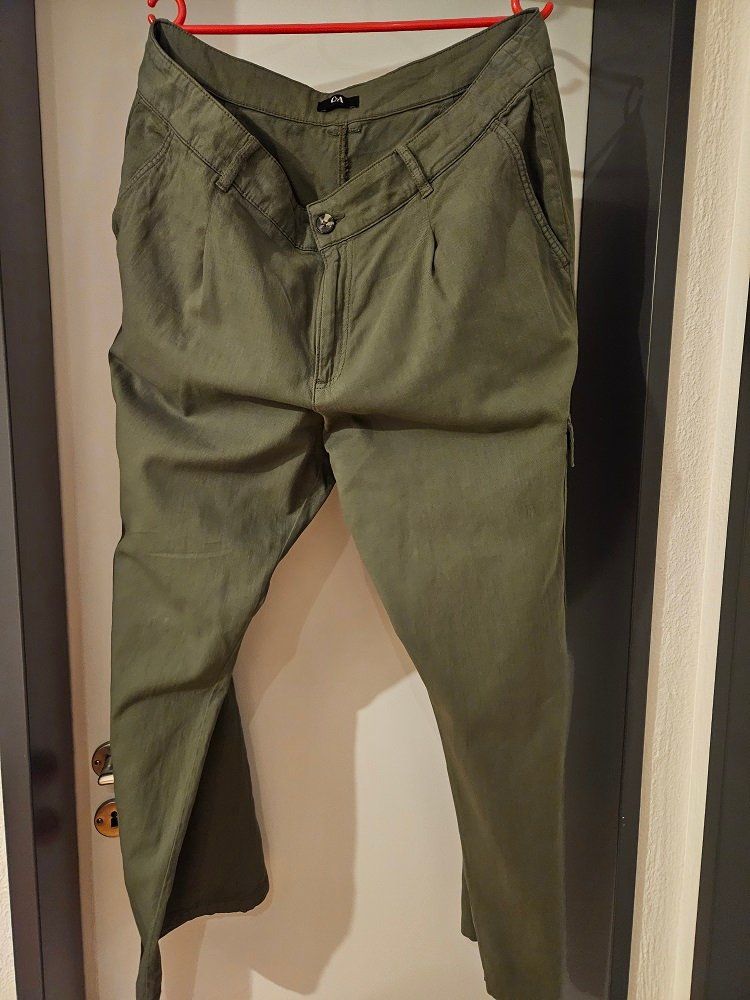 Pantalons: Neu: Cargo-Hose - oliv - Gr.48 – Neuf (Voir description) à Uznach par Laeuffer