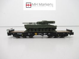 Fleischmann 845502 Flachwagen mit Panzer Deutsche Bahn N OVP