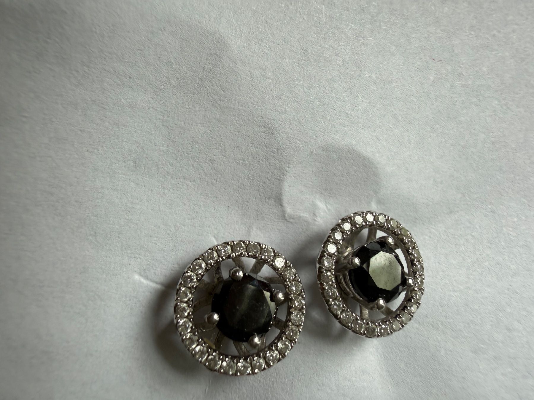 Ohrringe & -stecker: Ohrstecker, Diamant mit Halo – Gebraucht aus Zürich von roessleinhue 2