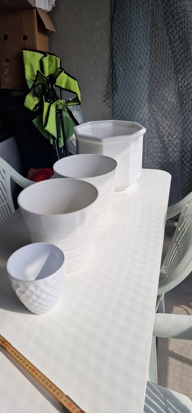 Vasi per fiori: 4er Set Übertöpfe, Blumentöpfe, weiss, div. Grössen – Usato da Zürich venduto da Abrar123