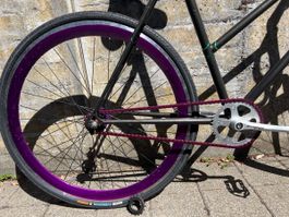 Fixed-Gear Fahrrad violette Felgen und Kette guter Zustand