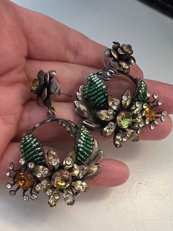 Boucles D'oreilles Henri Bendel - Vert - Fermoir Clous - Neuf Sans Emballage