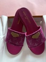 LOUIS VUITTON SLIDES GR. 40