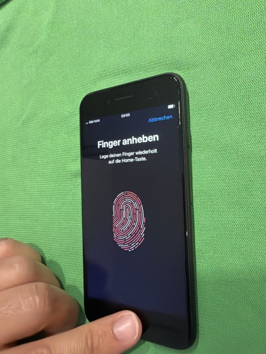 Apple Telefoni cellulari / Smartphones: iPhone SE / 64Gb / Schwarz / 100% Akku / H8 – Usato da Arbon venduto da BaX_94 4
