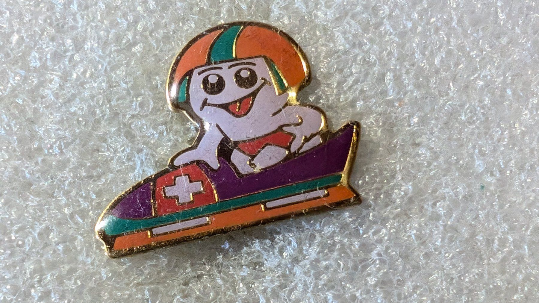 Plaketten & Abzeichen: Ansteckpin 229: Maga Bio – Gebraucht aus Oppligen von Pin-Fall-Shop
