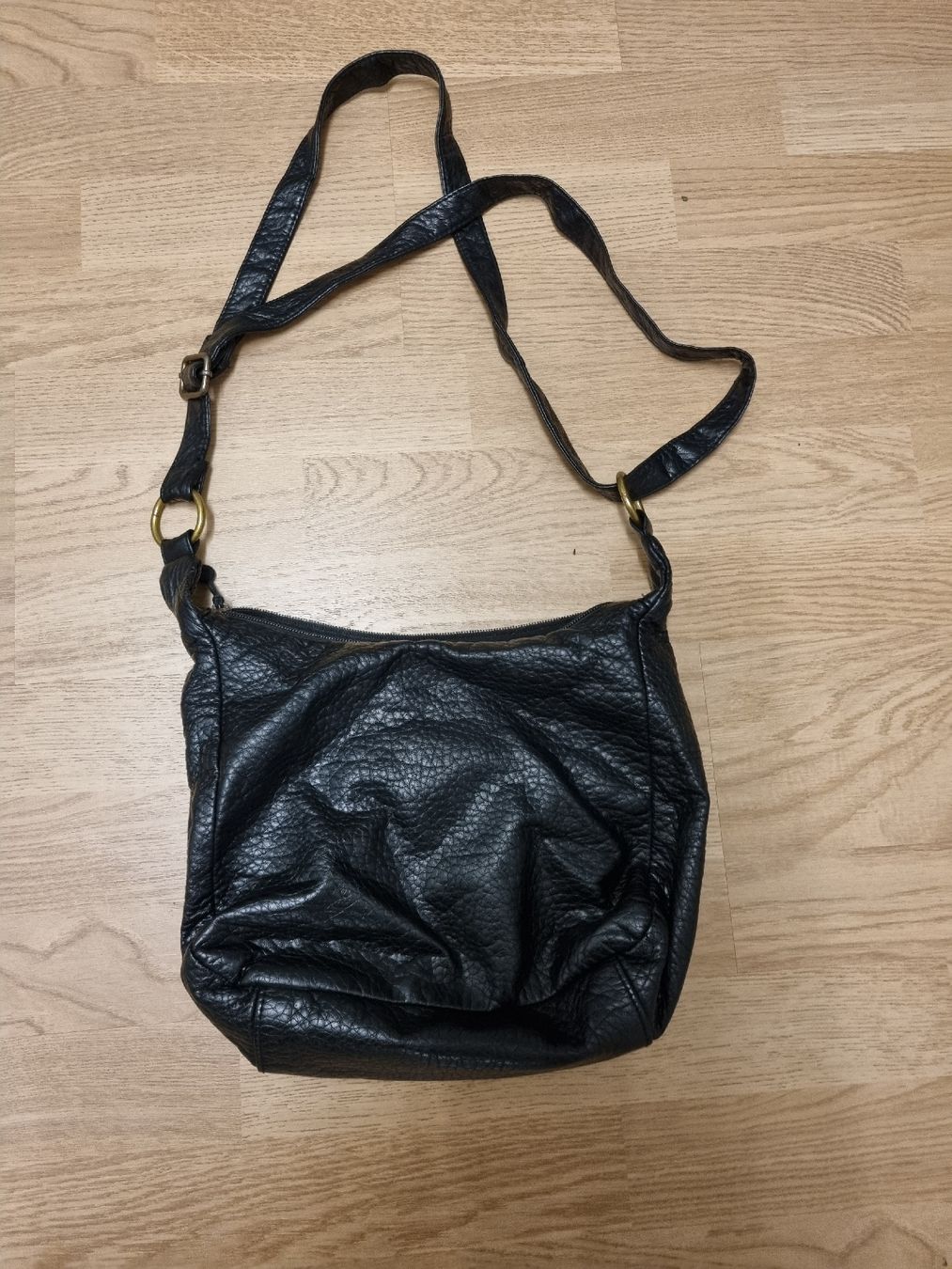 Borse da donna: Handtasche schwarz mittelgross – Usato da Kollbrunn venduto da Tinchjen 1