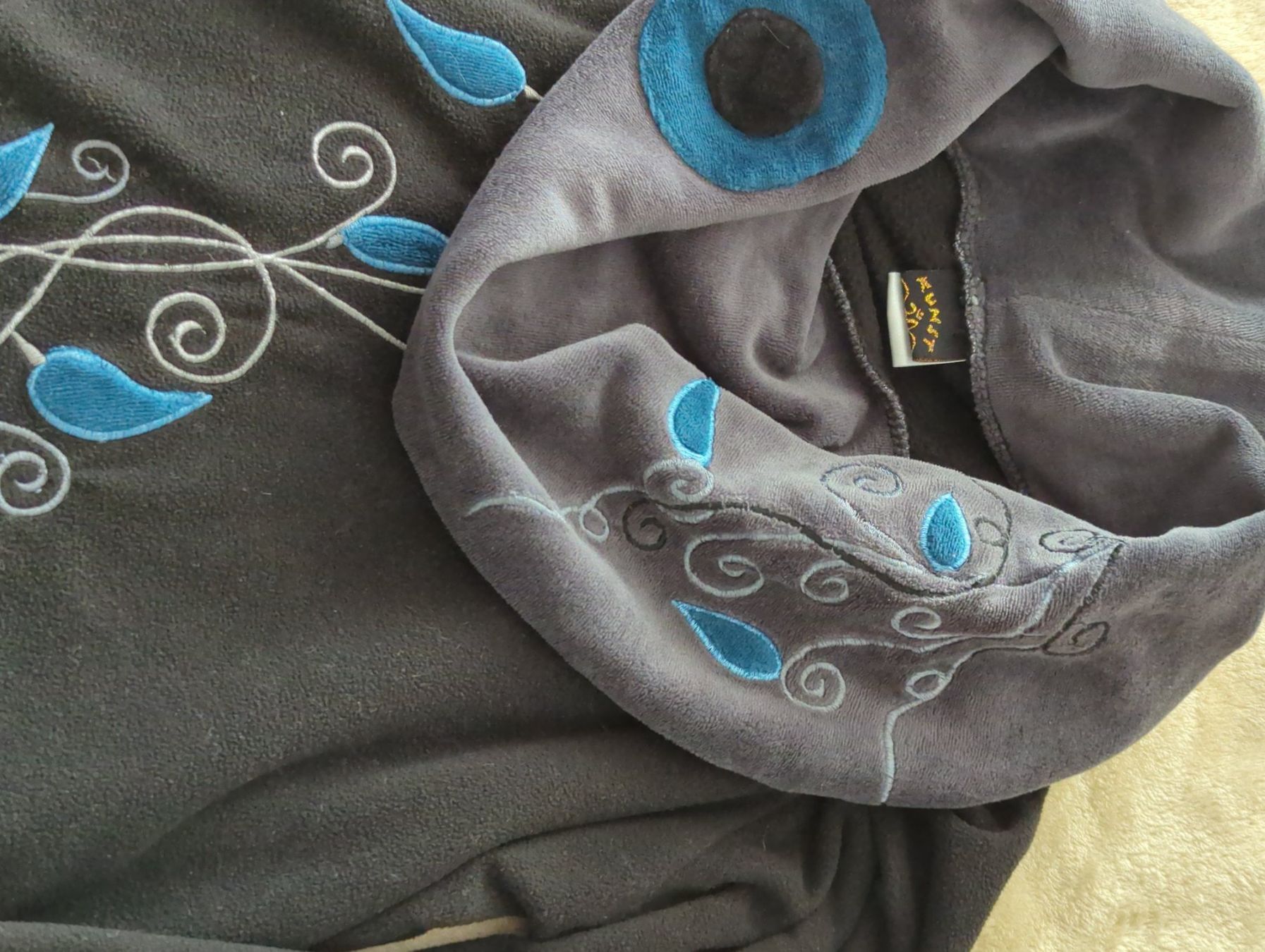 Maglioni & Felpe: Ausgefallener Pullover von Kunstmagie Grösse XL – Usato da Einsiedeln venduto da katschar 2