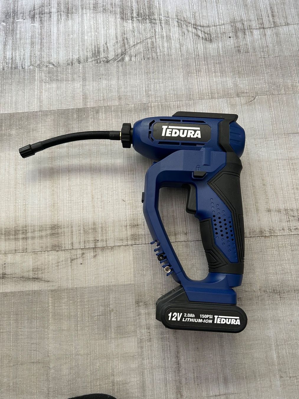 Compressori: Cordless Tire Kompressor 12V DC – Usato da Wängi venduto da Argon180 2