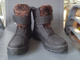 Damen Winter Stiefel mit Spikes, Grösse 36, neuwertig