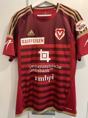 Original getragenes  FC Vaduz  Trikot Sadiku