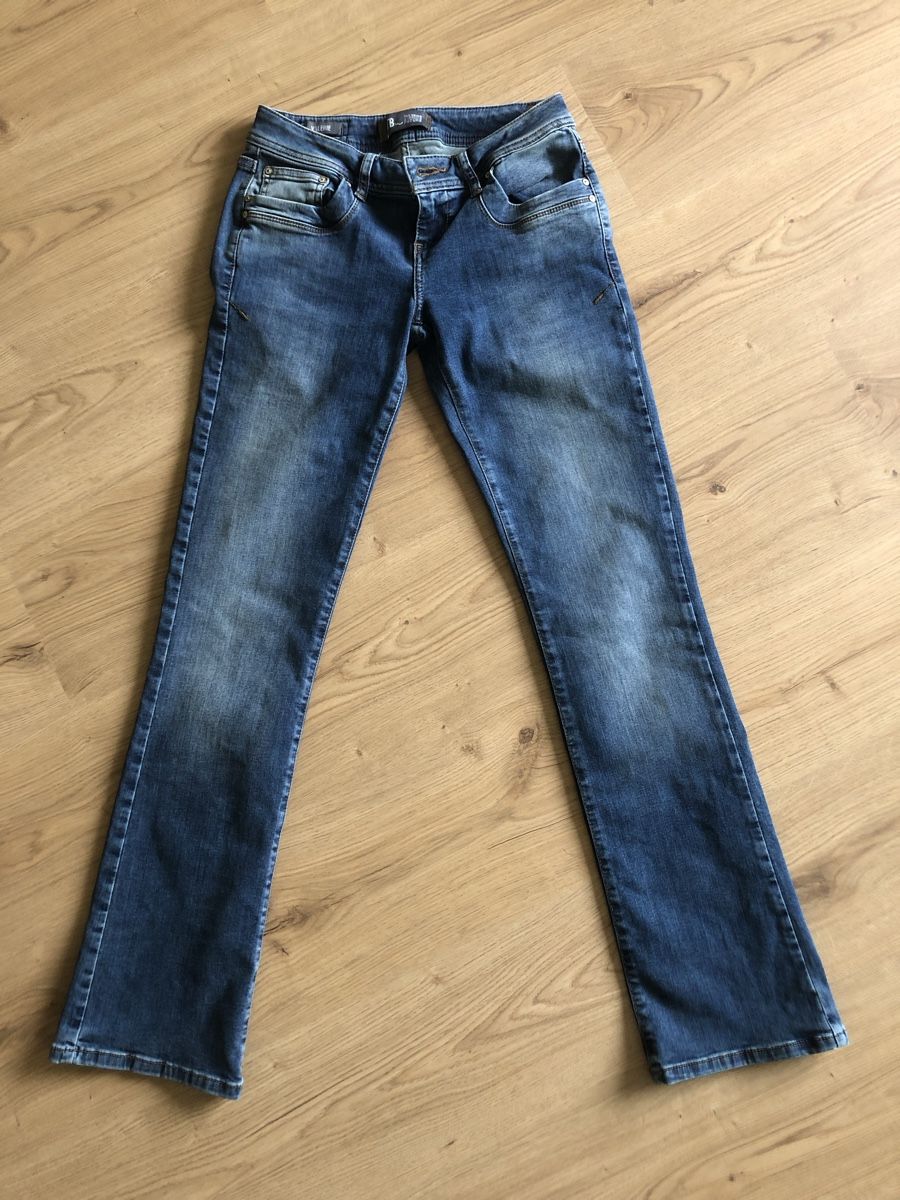 Jeans: Jeans Damen Gr. 36 – Usato da Schaffhausen venduto da Fixier