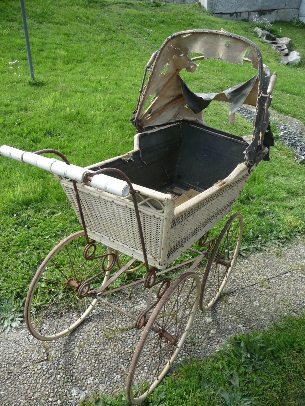 Carrozzine: Antiker Kinderwagen – Usato da Madiswil venduto da broenimann01 2