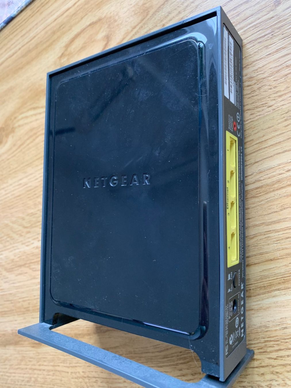 Netgear Modems & Router: Netgear Router WNHD3004 v2, 2 Stück – Gebraucht aus Uster von ARFAJ18