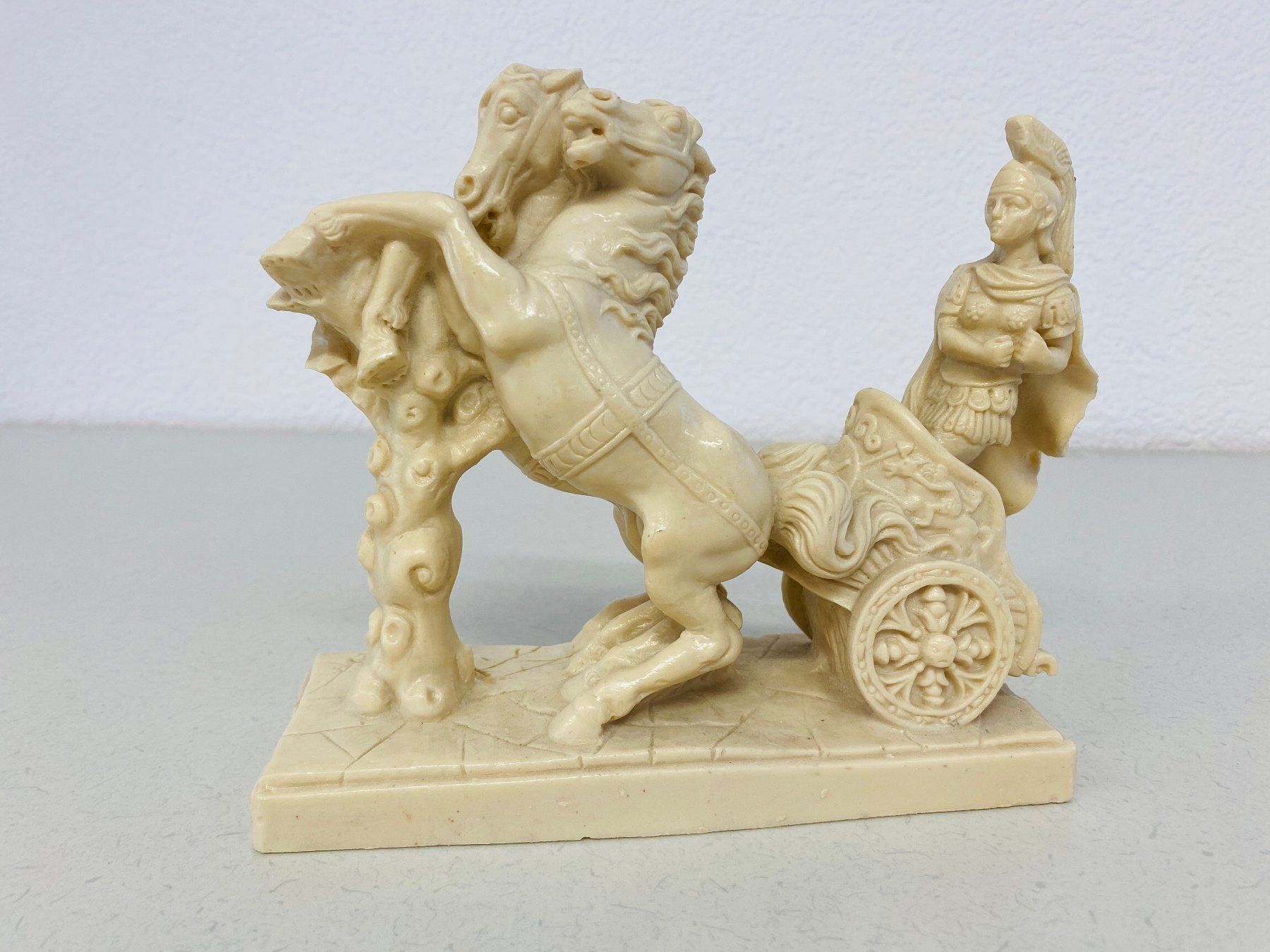 Figuren: Römischer Streitwagen mit Pferden und Gladiator Figur – Gebraucht aus Niederhelfenschwil von Chleeblatt1938 4