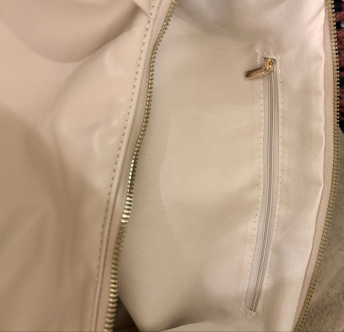 Taschen für Damen: Sac couleur blanc cassé – Neu (gemäss Beschreibung) aus ANIèRES von feuillette 1