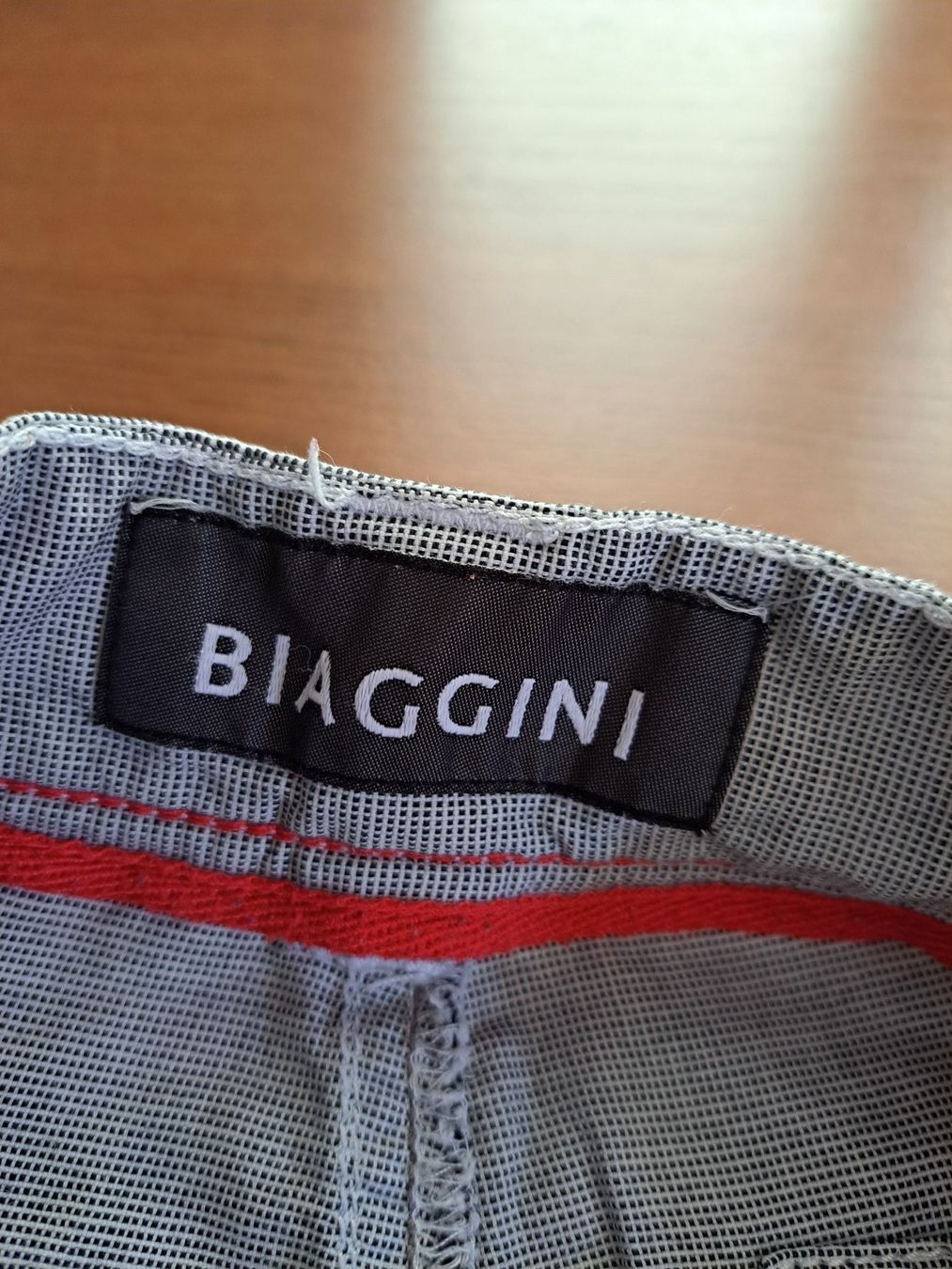 C&A Pantalons: Herrenshorts Biaggini, Grösse 42 – D'occasion à Rafz par MuriFinn 2