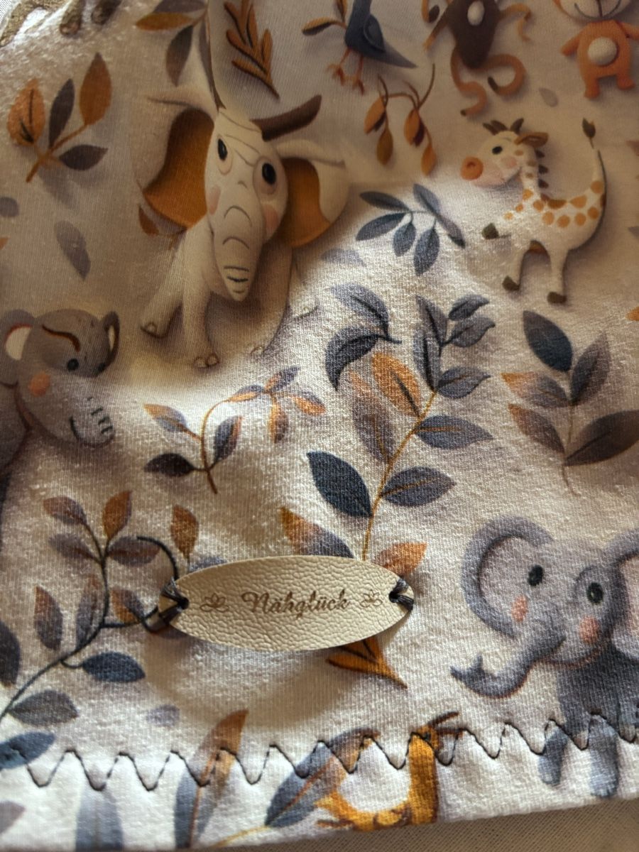 Copricapi, berretti & cappellini: Mütze Handmade mit Tiermuster, NEU! – Nuovo (secondo la descrizione) da gräslikon venduto da Autoking 1