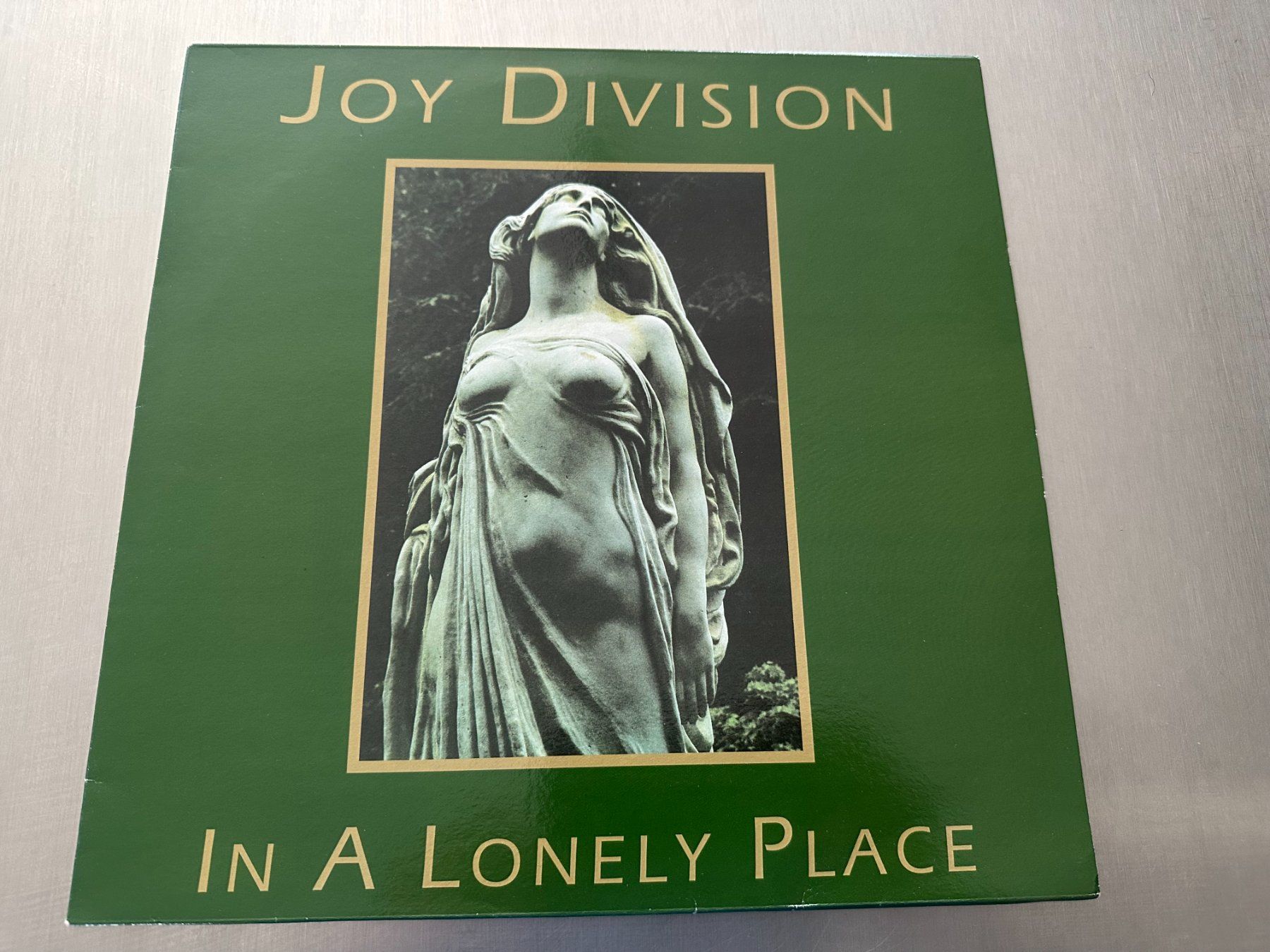 Dischi in vinile: JOY DIVISION LP IN A LONELY PLACE – Usato da Sion venduto da jaipur1401