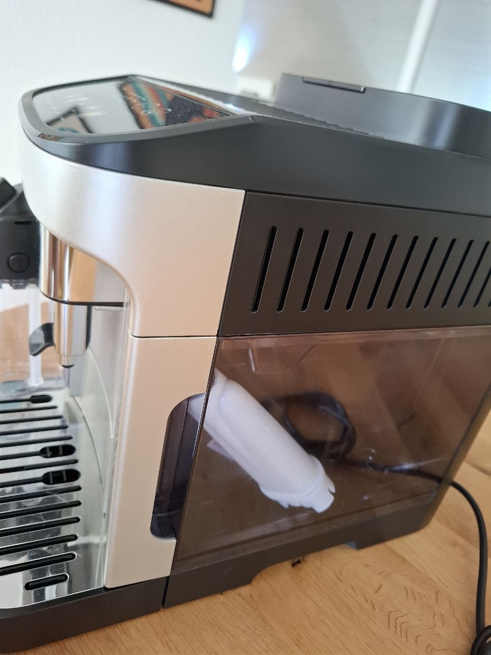 De'Longhi Kaffeemaschinen & Espressomaschinen: DeLonghi Magnifica Evo Kaffeevollautomat – Gebraucht aus Zürich von cor_7yj5 1