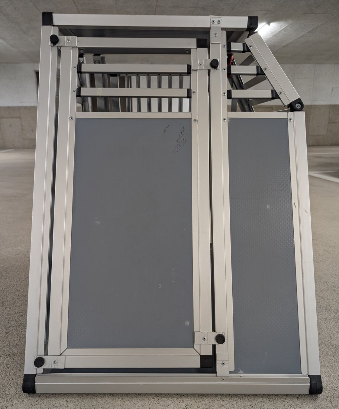 Gabbie, trasporto & Sicurezza: Swiss- Dogbox / Alu Hundebox – Usato da Bennau venduto da Rhop 1