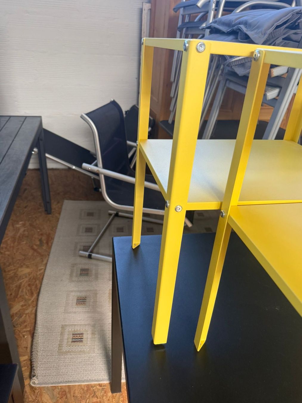 Tische: Metal-Tisch – Gebraucht aus Dietikon von arj_lrs8 1