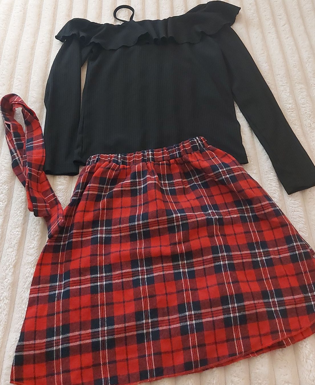 Vestiti & Gonne: Schickes Set: Schwarzes Top & karierter Rock,mit Gürtel – Usato da Elsau venduto da Caramelito