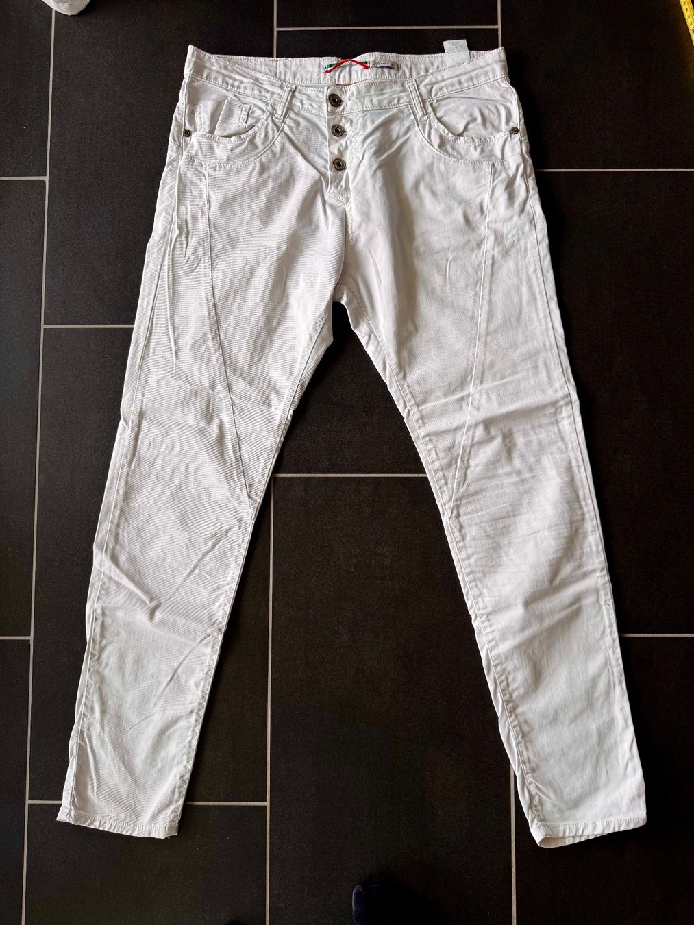 Please Jeans Jeans: Jeans Hosen PLEASE Gr. M Weiss – Gebraucht aus Rothrist von Fondgruebe