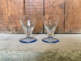 Schnapsglas mit blauem Boden