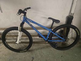 Dirt Jump Bike blau