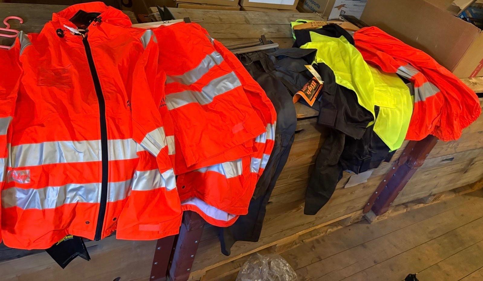 Lotti di vestiti: Arbeitskleidung – Nuovo (secondo la descrizione) da Visp venduto da mbb_xs75 1
