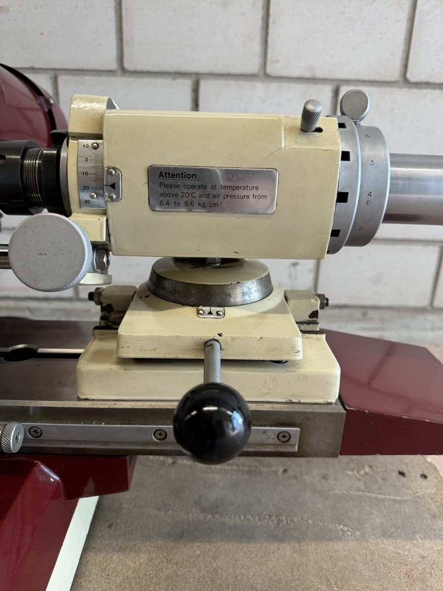 Tutte le macchine: Affûteuse d'outils Falcon, année 1987 – Usato da Aarberg venduto da SNMachines 6