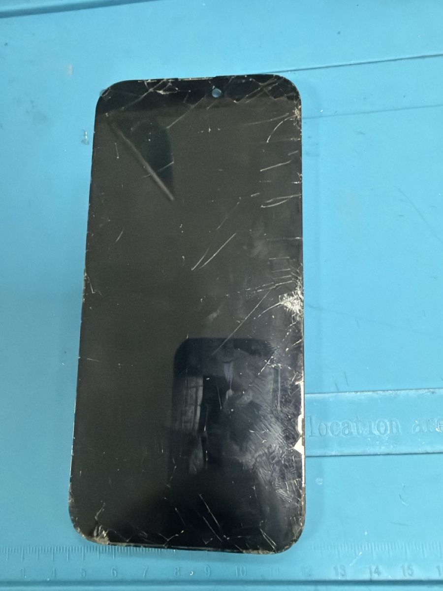 Apple Handys / Smartphones: iPhone 16 Pro Max original - écran uniquement cassé – Defekt aus Bulle von Nghost