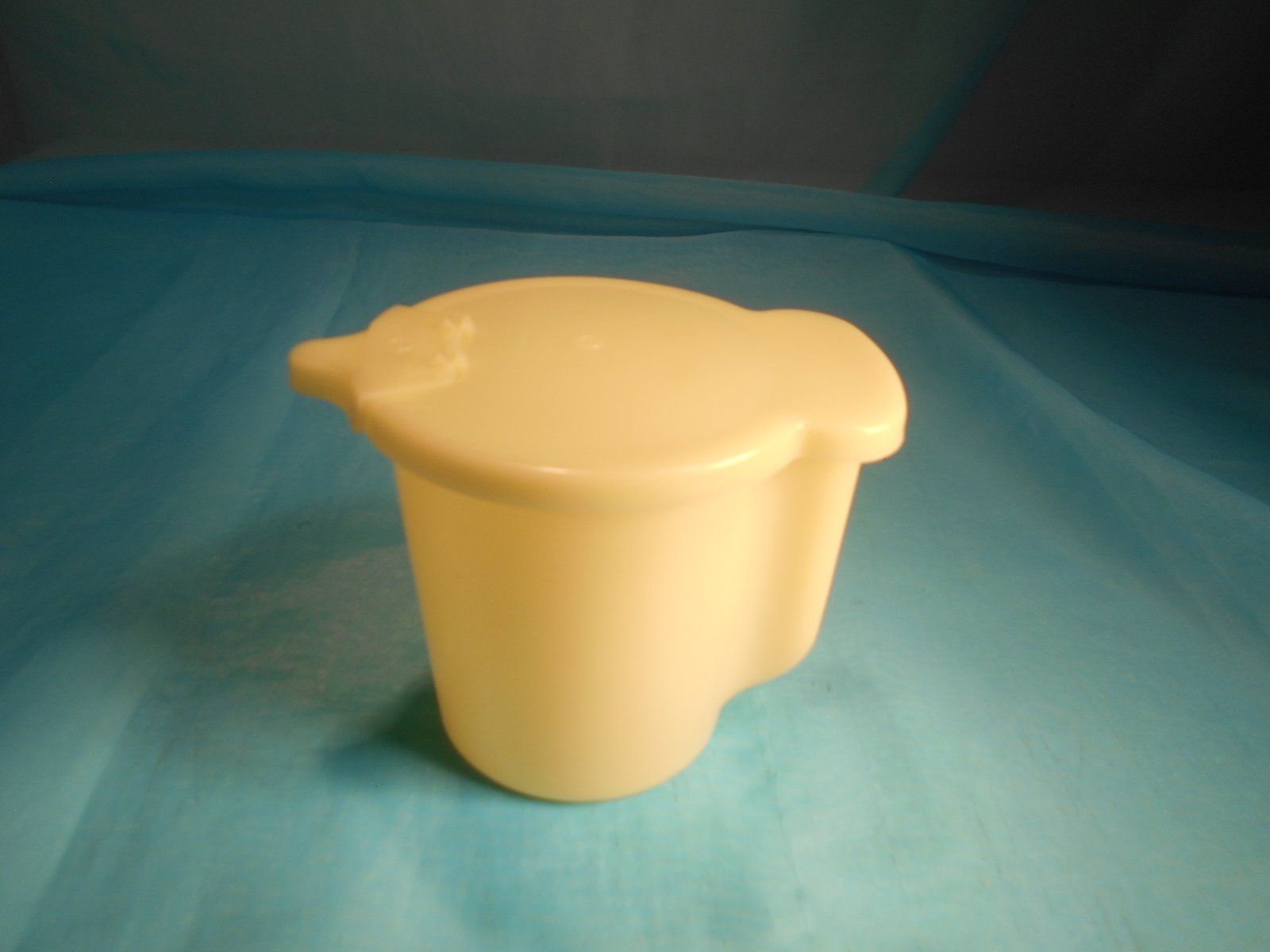 Tupperware Contenitori & Simili: Tupperware Milchkännchen, Vintage, England, hellgelb – Nuovo (secondo la descrizione) da Bellach venduto da JingleCherry